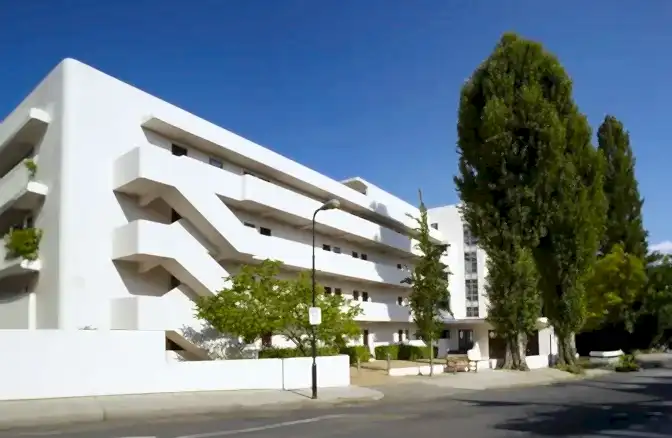 RISE_Design_Studio-Isokon_Buildi