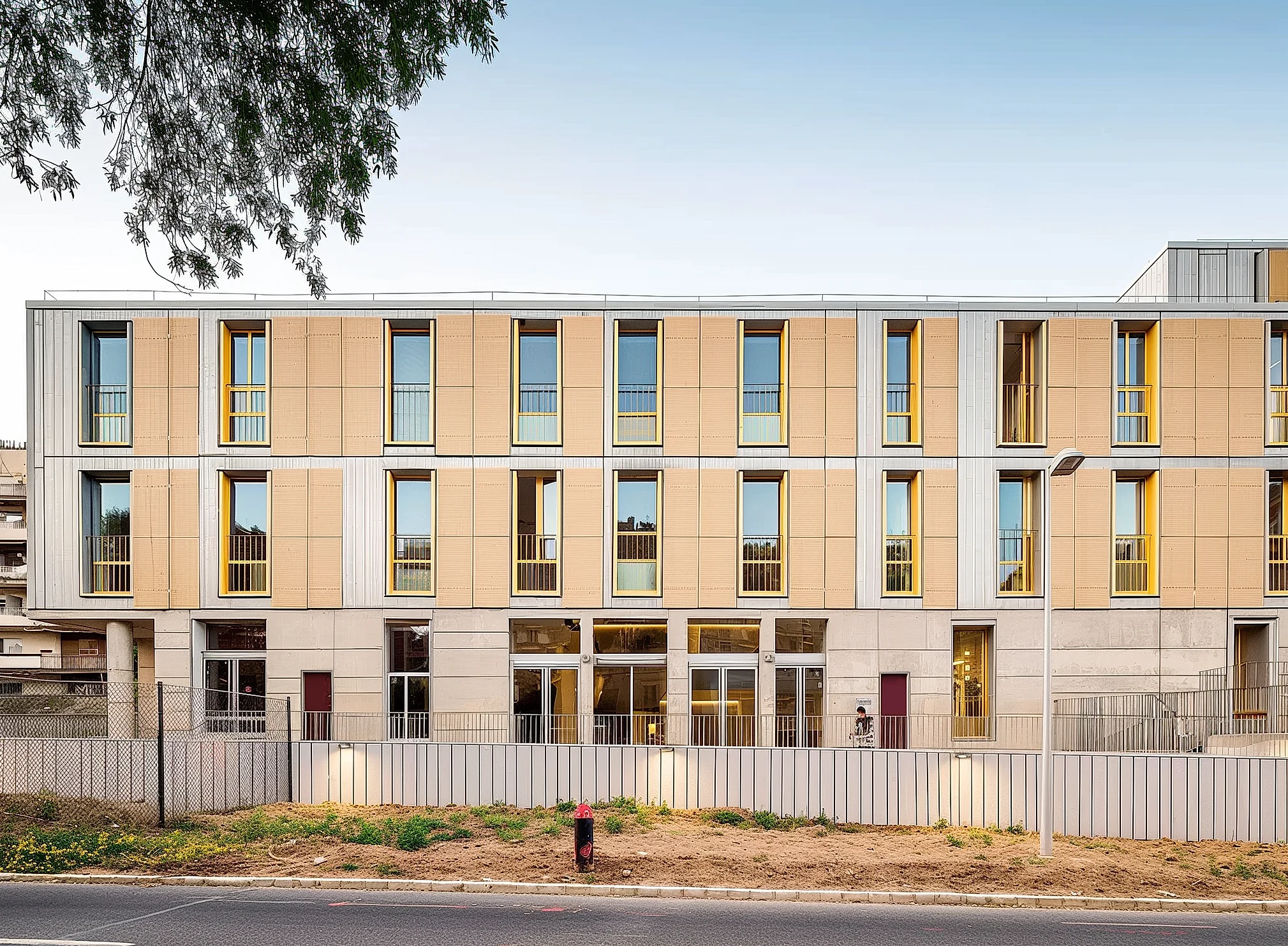 RISE-Design-Studio-Architect-Barcelona-Sustainable-Housing-Future-r