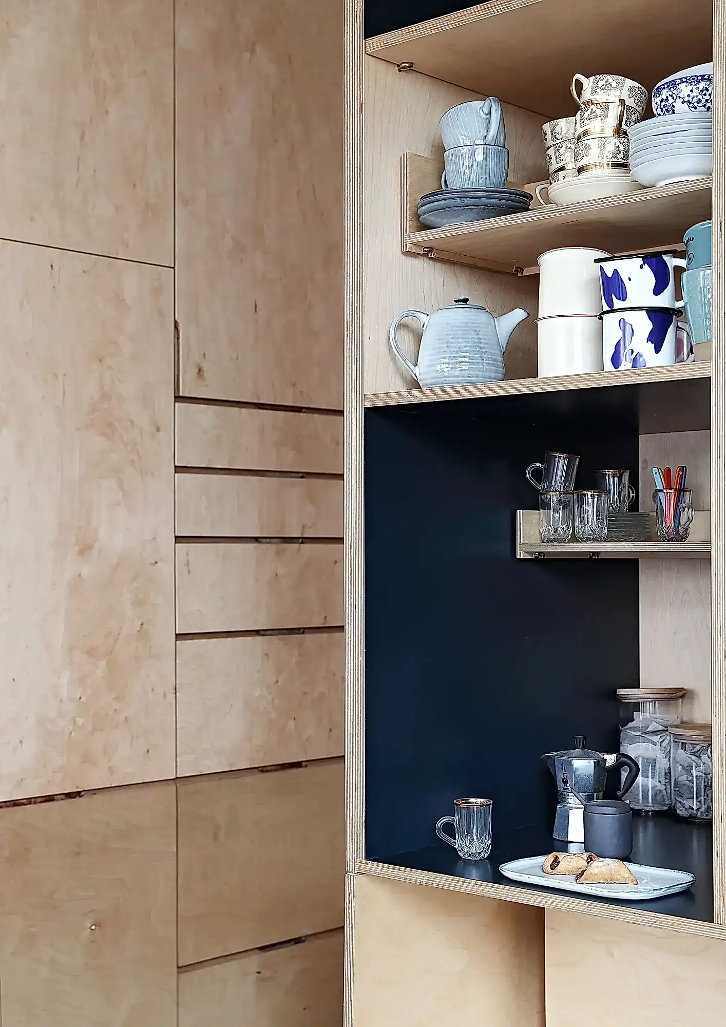 RISE-Design-Studio-Architects-Birch-&-Clay-Refugio-Sustainable-Architecture-3AF-12-Bespoke-Joinery-Plywood