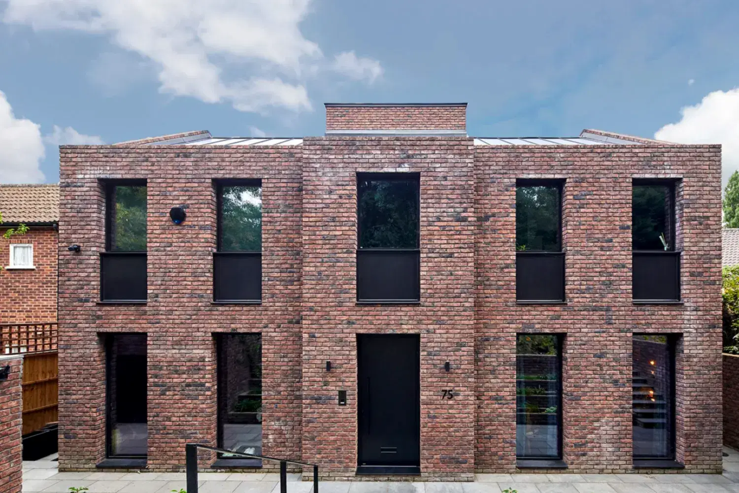 RISE-Design-Studio-Architects-Mill-Hill-House-New-Build-Sustainable-Home-3AF-01-Street-View