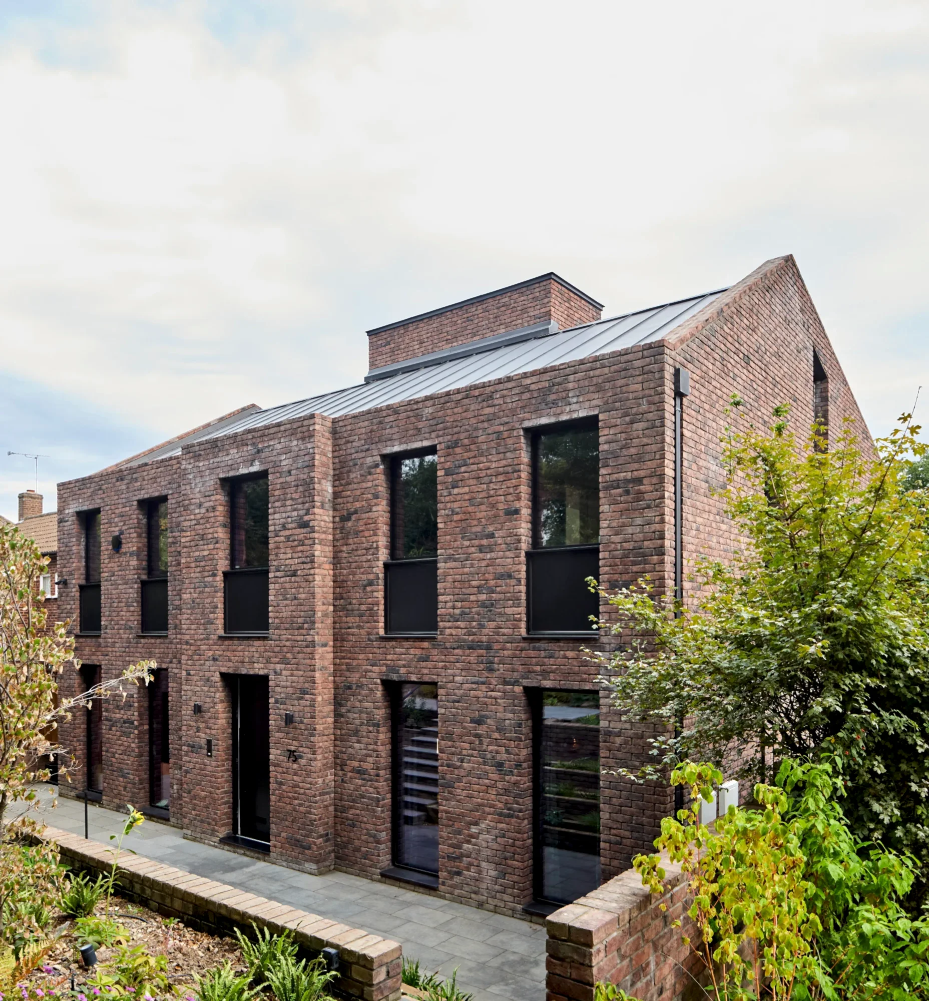 RISE-Design-Studio-Architects-Mill-Hill-House-New-Build-Sustainable-Home-3AF-08-Front-1