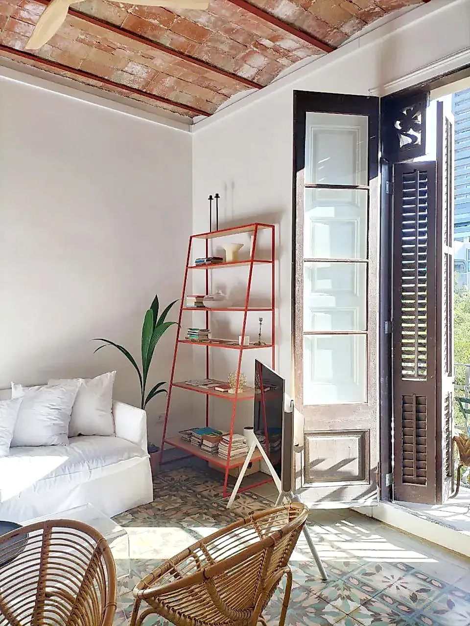 RISE-Design-Studio-Architects-Poblenou-Barcelona-Apartment-Flat-Renovation-3AF-01-1
