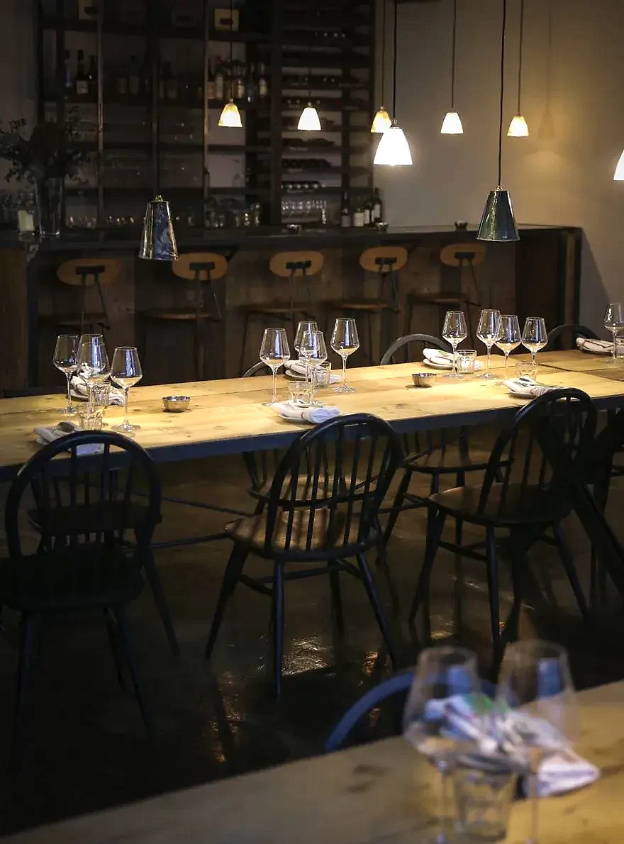 RISE-Design-Studio-Architects-Restaurant-Carousel-One-Interiors-Fit-Out-3AF-01-Sitting-Area-Lighting-01