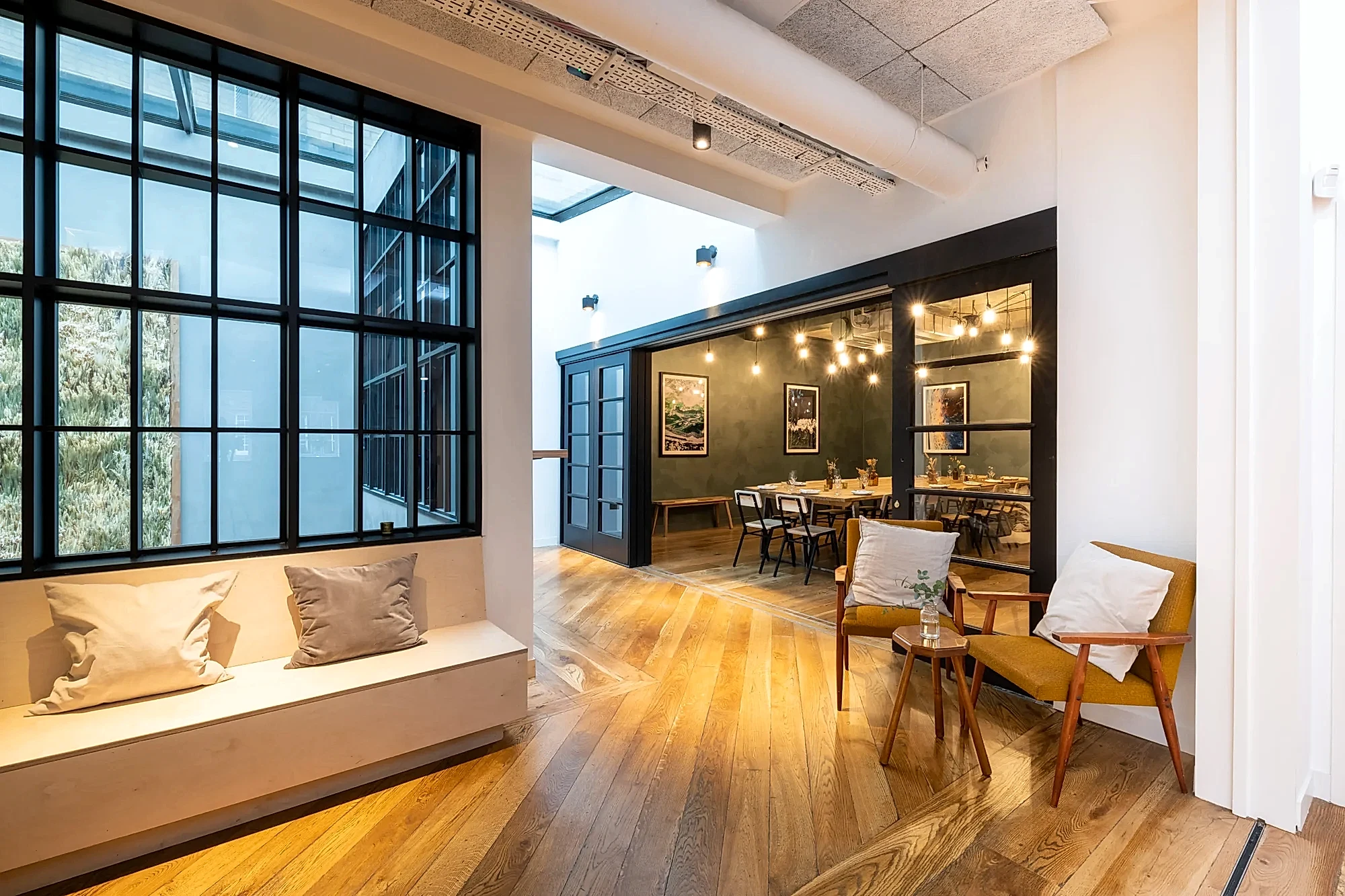 RISE-Design-Studio-Architects-Restaurant-Carousel-Two-Interiors-Fit-Out-3AF-06-Glazing-Wood-Flooring-01
