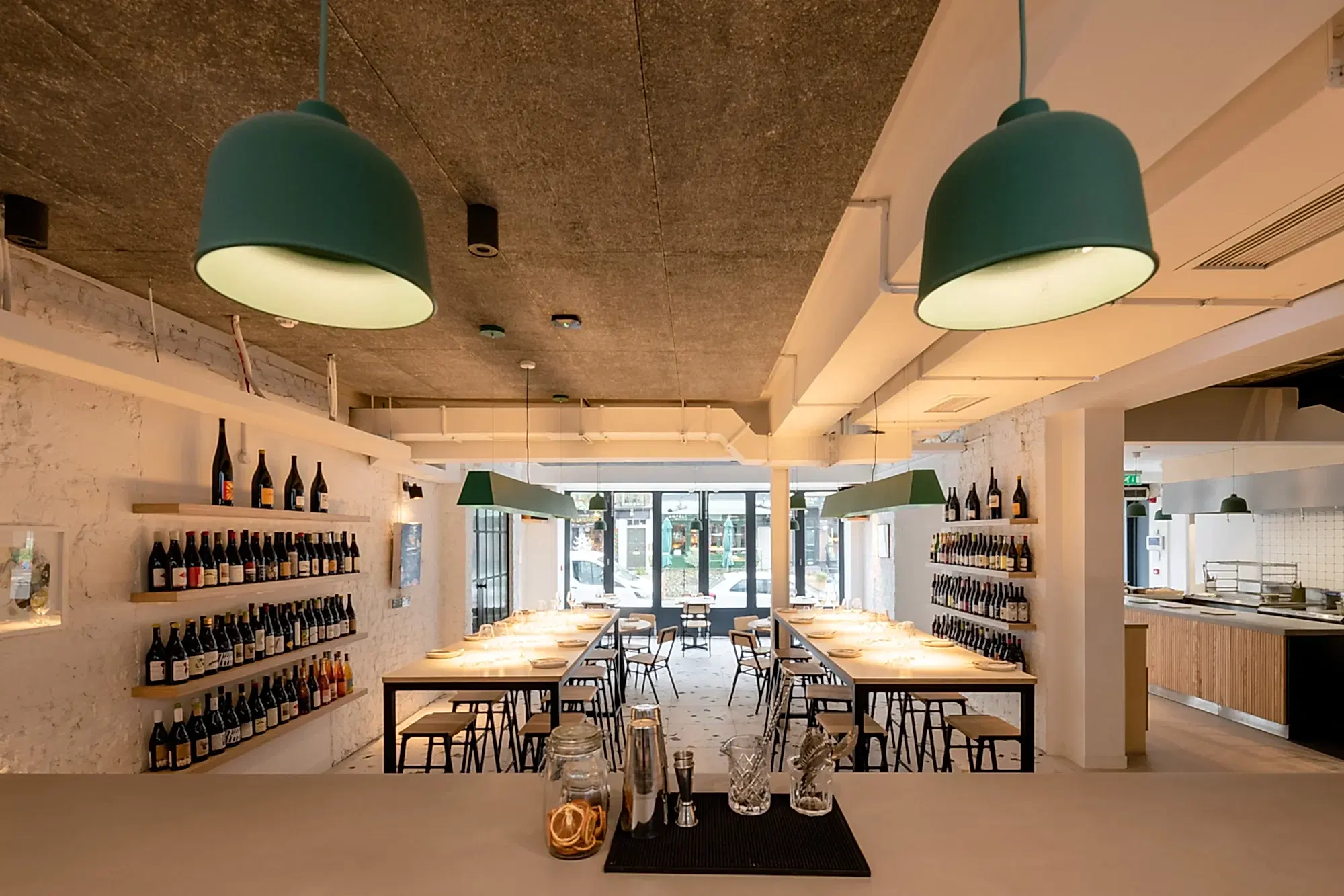 RISE-Design-Studio-Architects-Restaurant-Carousel-Two-Interiors-Fit-Out-3AF-12-Green-Pendant-02