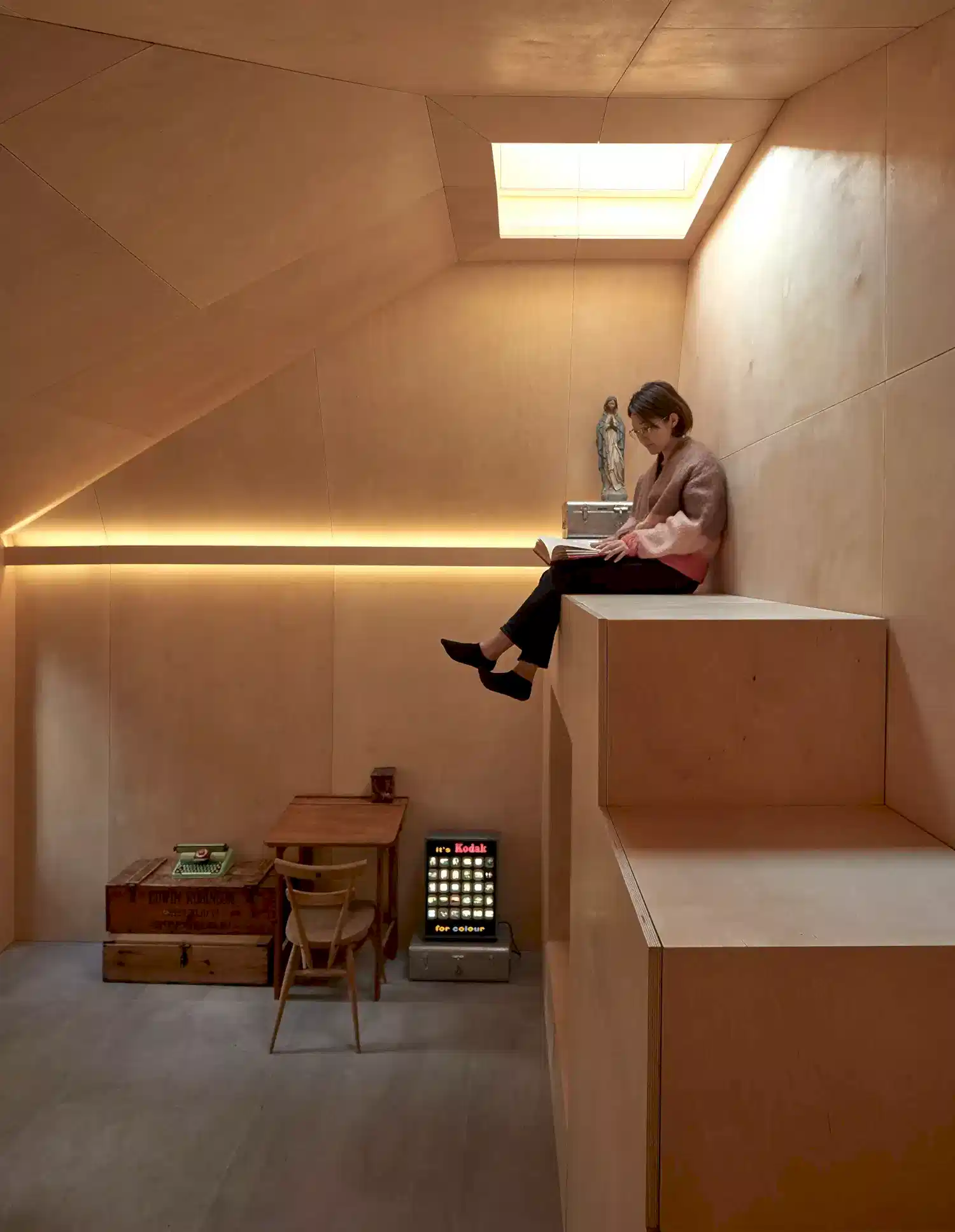 RISE-Design-Studio-Architects-The-Bunker-Garden-Studio-Sustainable-Outbuilding-3AF-06
