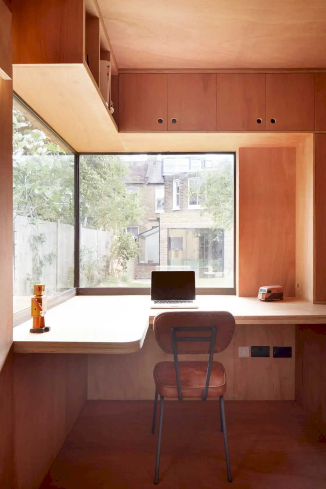 RISE-Design-Studio-Architects-Without-Architrave-Door-Skirting-2